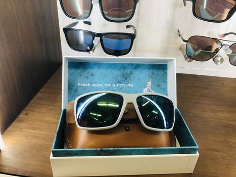 SUNGLASSES