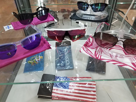 Women OakleyDisplay