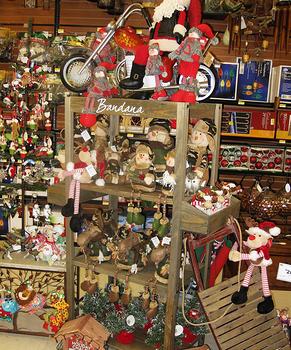 CHRISMAS LIGHTS AND GIFTS