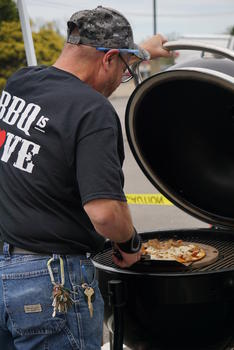 Pizza on the Weber Summit