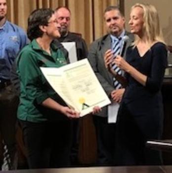 Laurel Ace wins Oakland Award